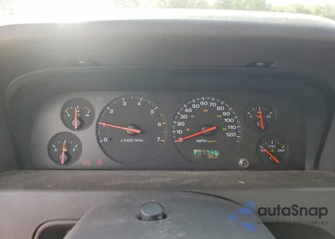 2001 Jeep Grand Cherokee Laredo z USA, uszkodzony, nr VIN 1J4GX48S41C735145